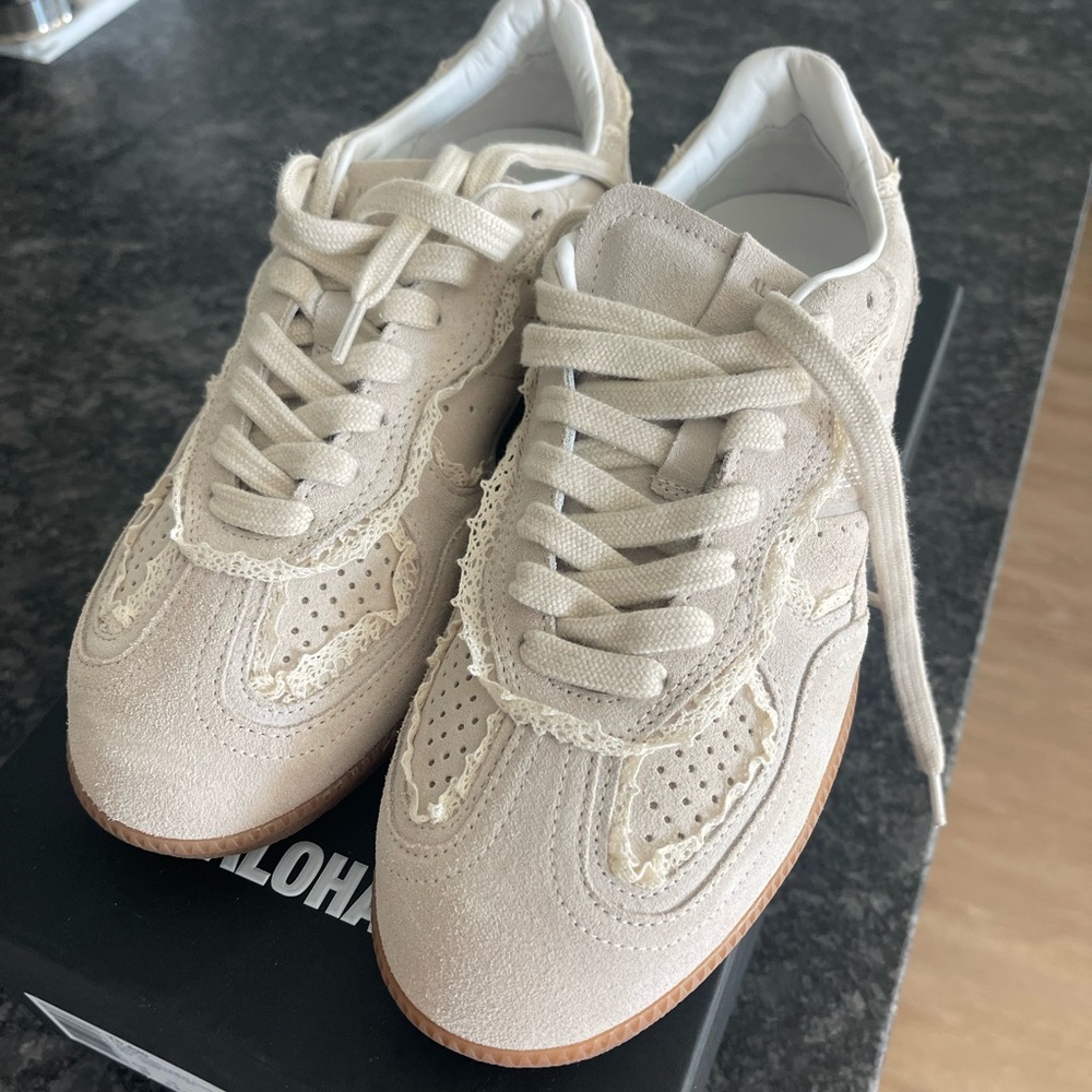 Alohas cream crochet leather sneakerss